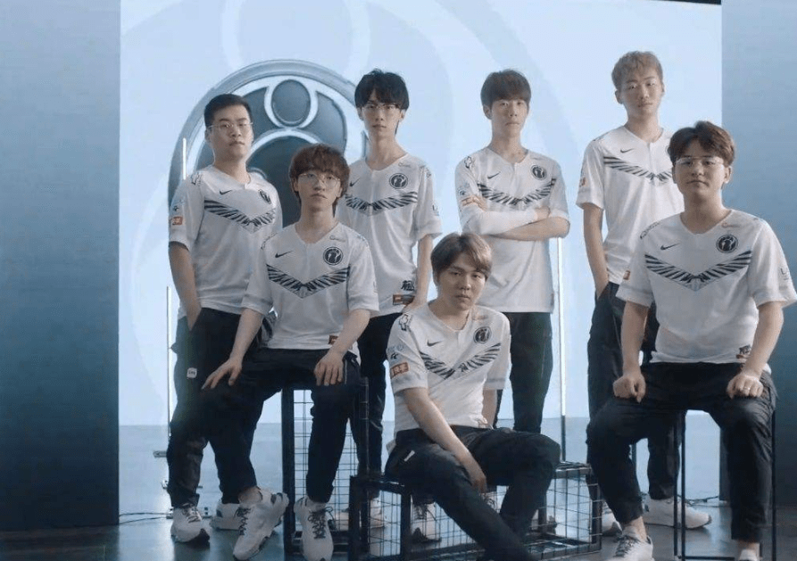 李某某在比 李某某在比