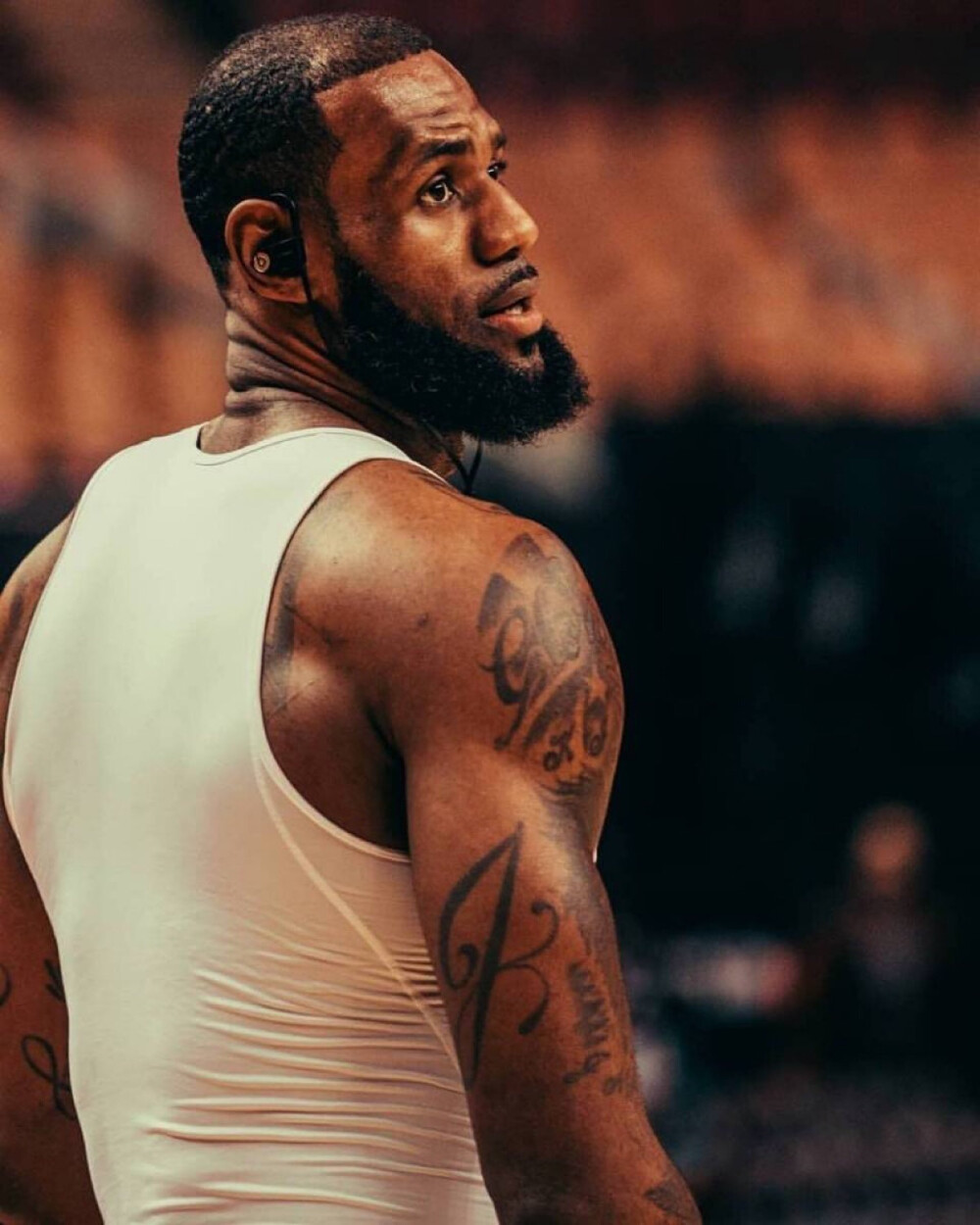 防守的一个 防守的一个